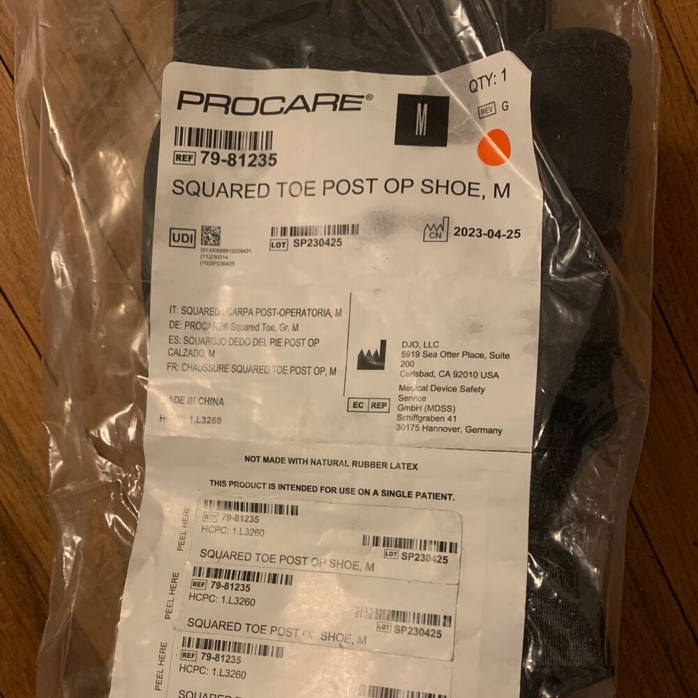 New PROCARE Squared Toe Post Op Shoe, Medium Black 79-81235